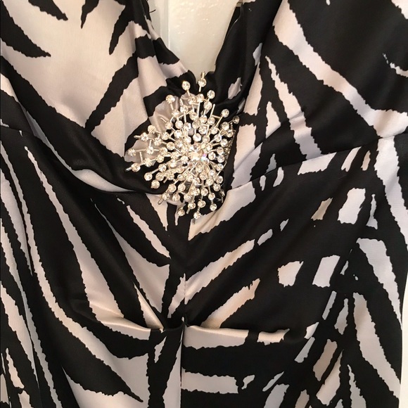 Floor length strapless gown - Picture 2 of 2